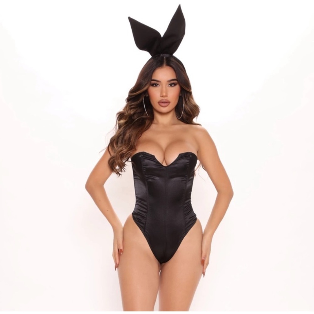 Fashion Nova Sexy Bunny Halloween Costume (NWT)